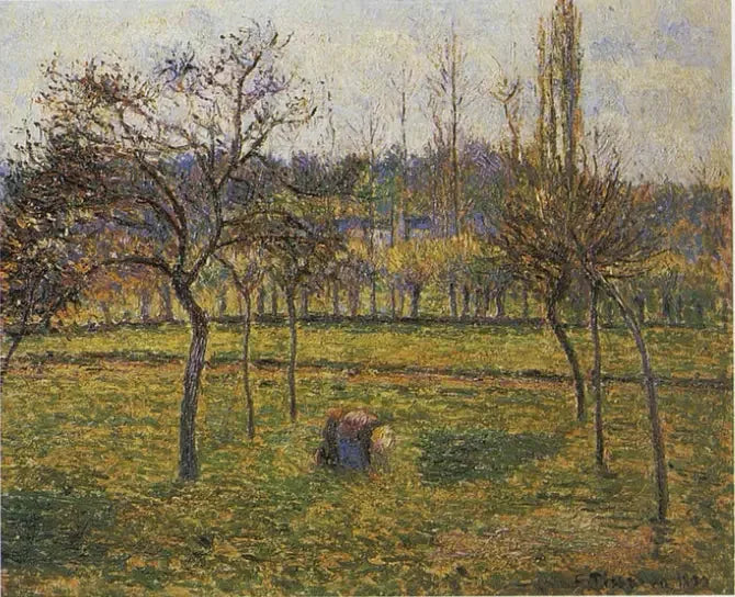 Der Hintergrund der Wiese in Éragny mit einer Frau, die Gras sammelt - Camille Pissarro