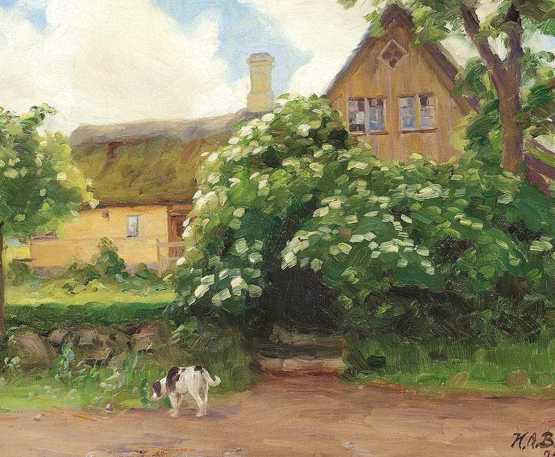 Sureaux en fleurs et chien à l'entrée d'une ferme au toit de chaume. - H. A. Brendekilde