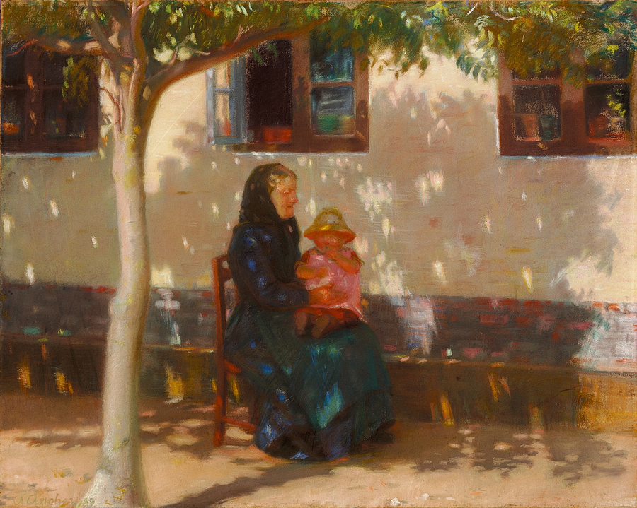 Eine Frau aus Skagen sitzt mit dem Baby Helga Ancher vor einem weißen Haus. – Anna Ancher
